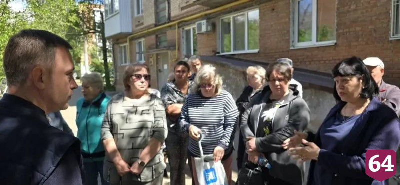 В Энгельсе продолжат осушать затопленные из-за обрушения коллектора подвалы